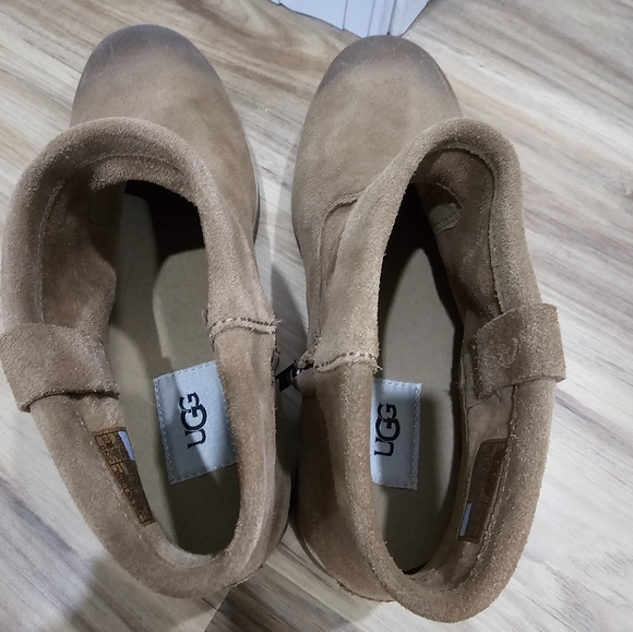 Ugg womens flat bootie boots. Tan suede. NWOT  sz. 8.5 - Picture 4 of 11